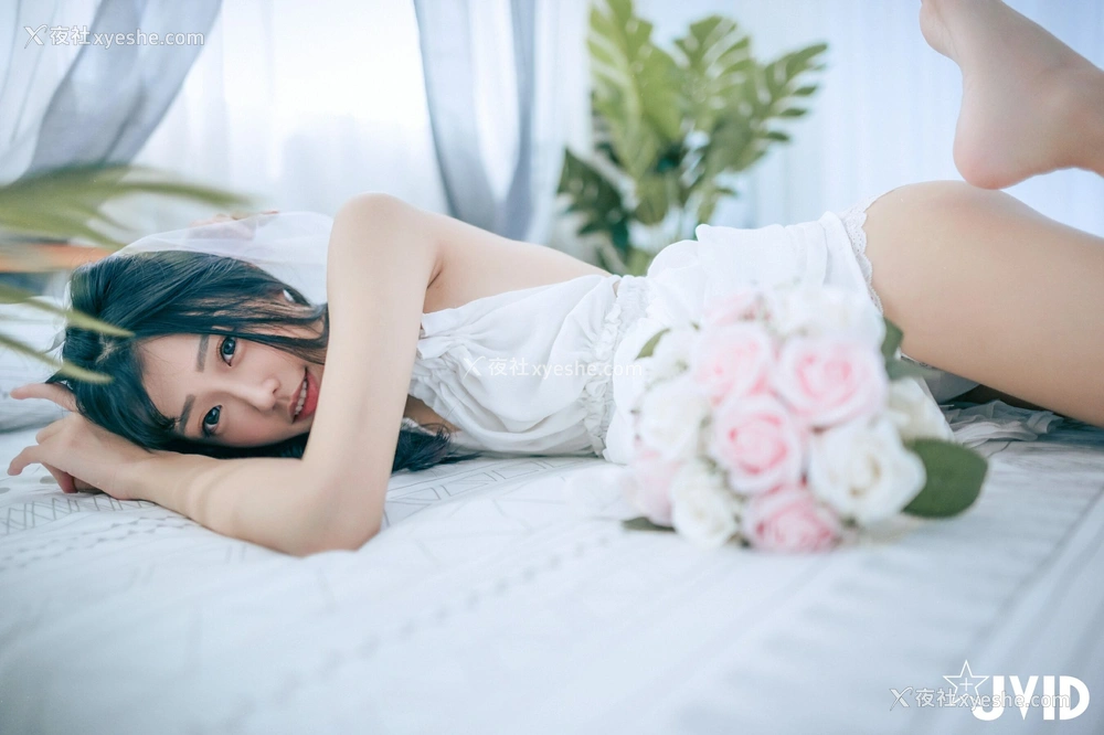 1P - 妍妍《纯白の花嫁》