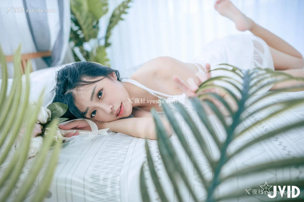 1P - 妍妍《纯白の花嫁》