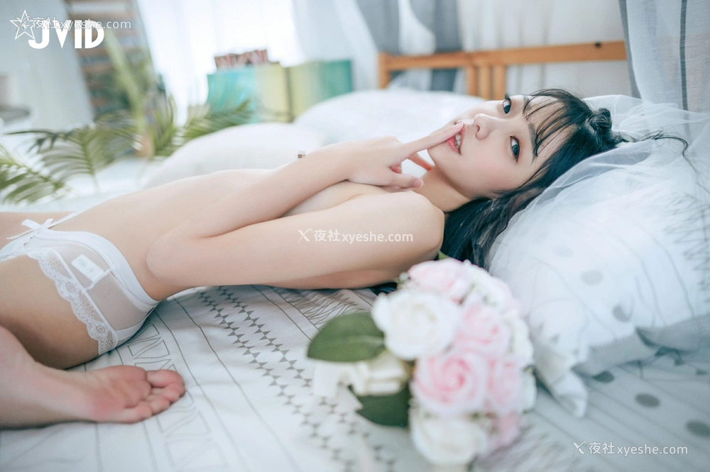 1P - 妍妍《纯白の花嫁》