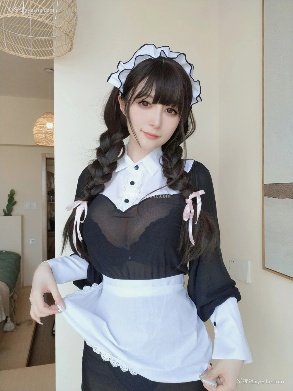 1P - 白银81 – 穿着吊带的姐姐