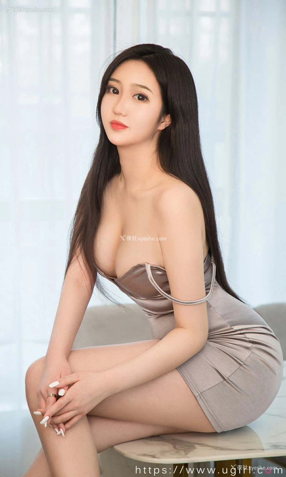 1P - [Ugirls尤果网]爱尤物专辑 No.1820 一只香蕉船 蜜糖小船