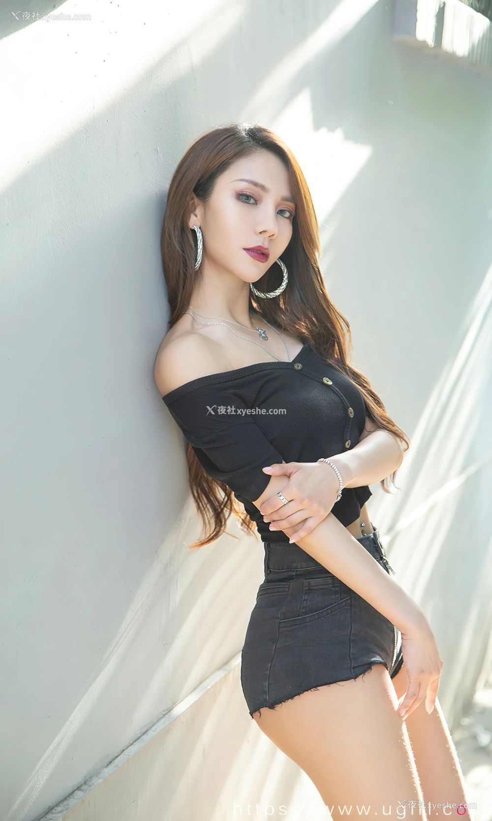 1P - [Ugirls尤果网]爱尤物专辑 No.2393 Juicy xiaoxiao 不期而遇