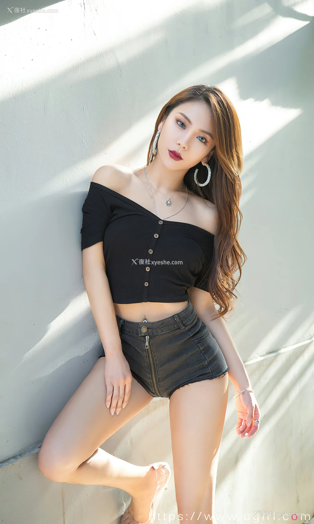 1P - [Ugirls尤果网]爱尤物专辑 No.2393 Juicy xiaoxiao 不期而遇