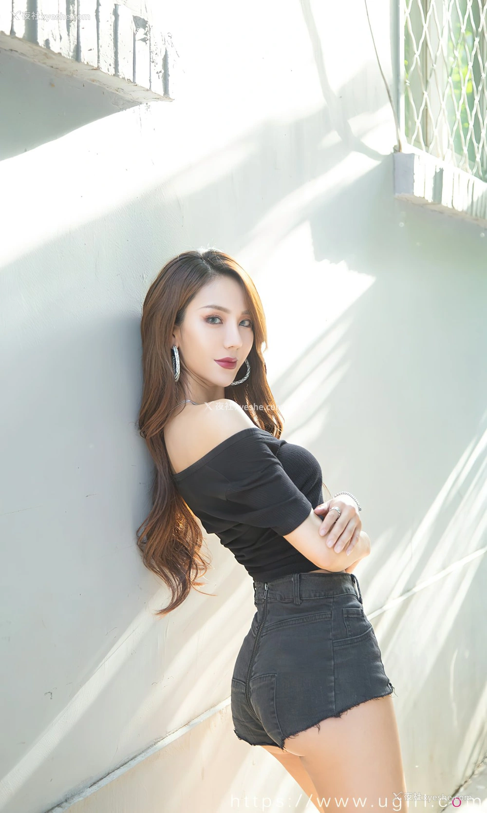 1P - [Ugirls尤果网]爱尤物专辑 No.2393 Juicy xiaoxiao 不期而遇