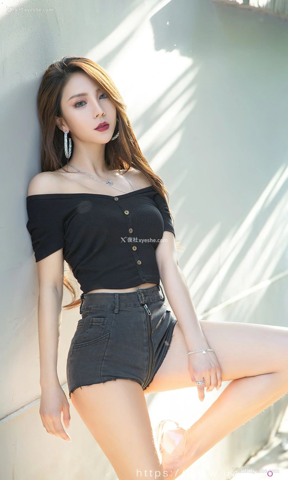 1P - [Ugirls尤果网]爱尤物专辑 No.2393 Juicy xiaoxiao 不期而遇