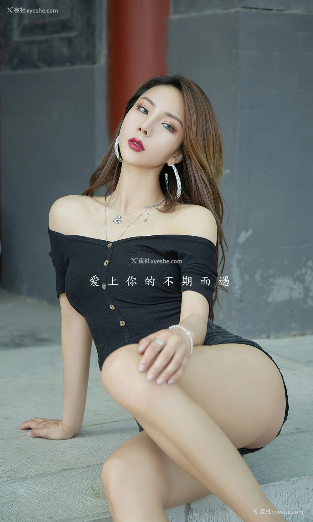 1P - [Ugirls尤果网]爱尤物专辑 No.2393 Juicy xiaoxiao 不期而遇