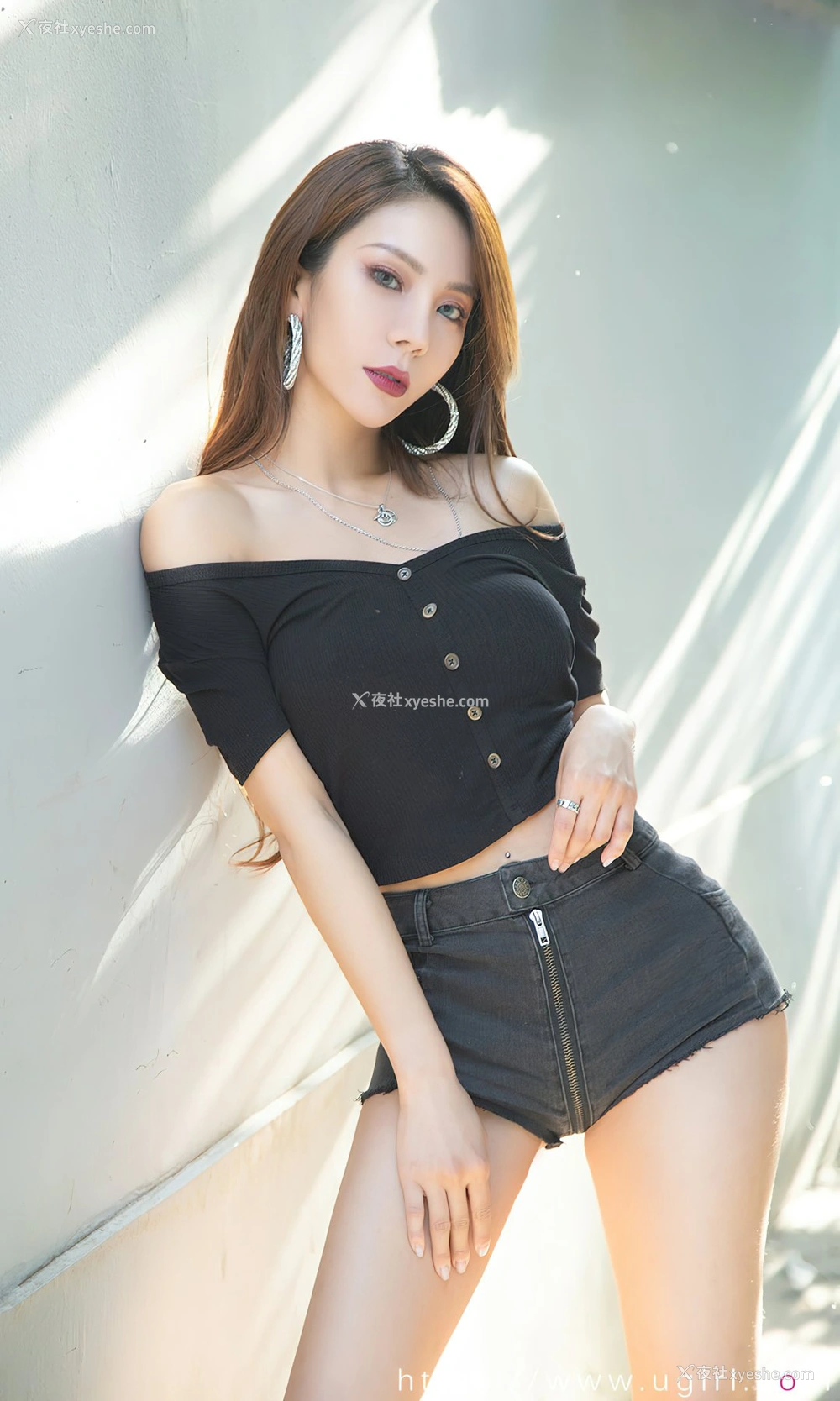 1P - [Ugirls尤果网]爱尤物专辑 No.2393 Juicy xiaoxiao 不期而遇