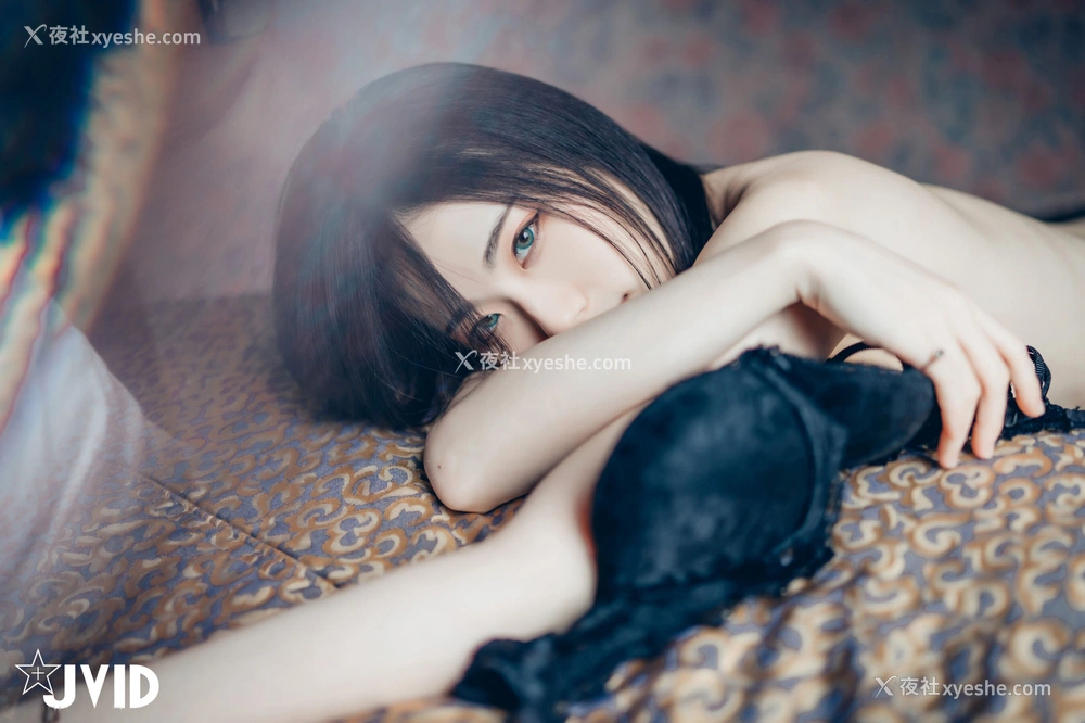 1P - 阿黎《从画里走出来的女子》