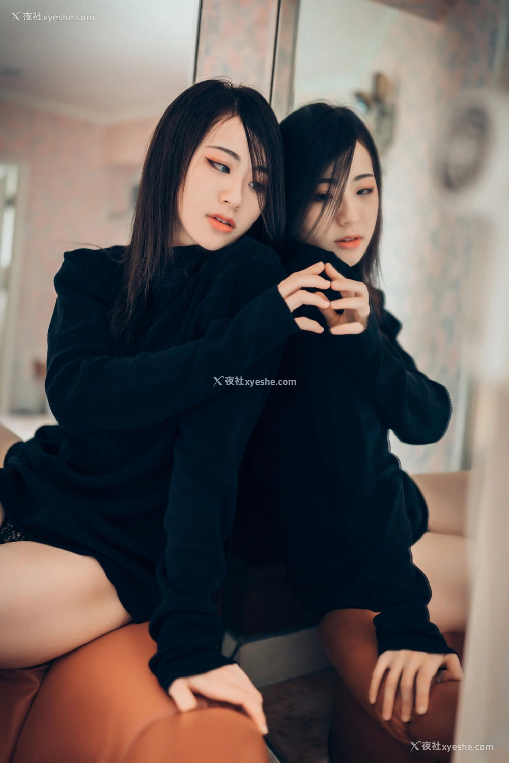 1P - 阿黎《从画里走出来的女子》