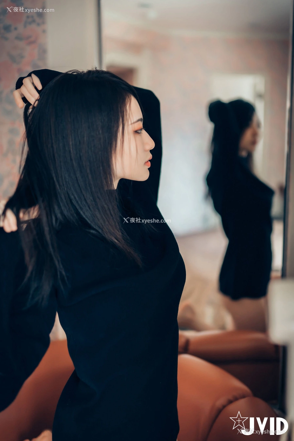 1P - 阿黎《从画里走出来的女子》