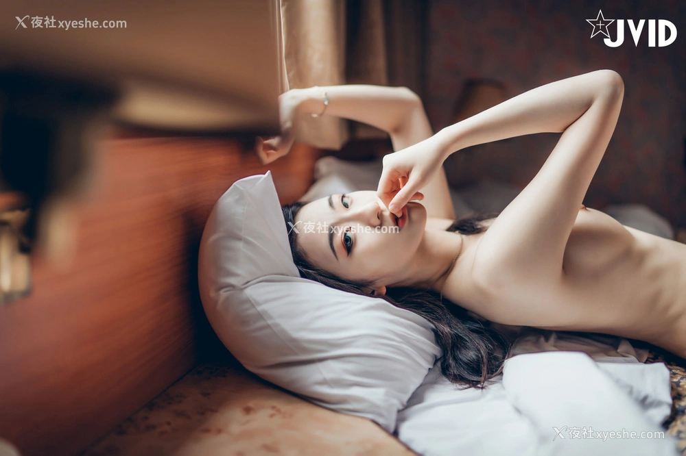 1P - 阿黎《从画里走出来的女子》
