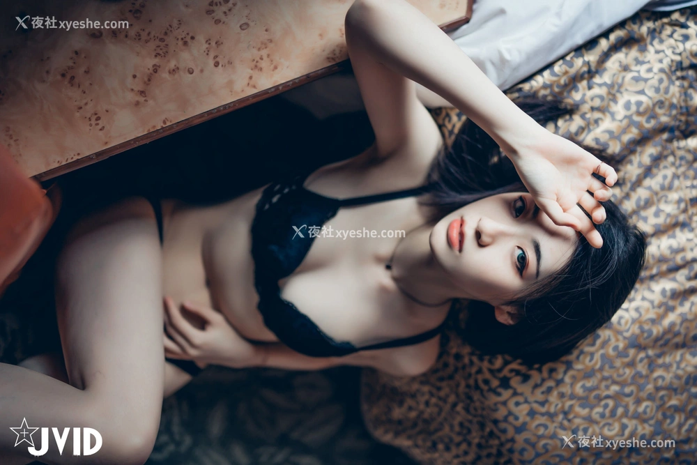1P - 阿黎《从画里走出来的女子》