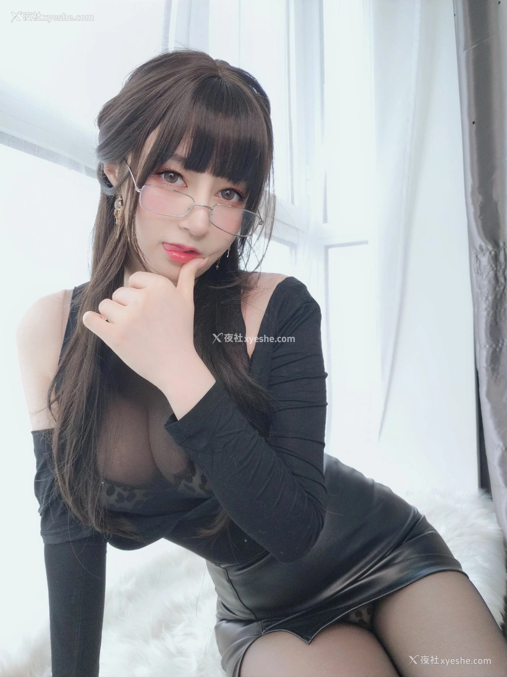 1P - Coser小姐姐白银 – 黒糸女上司の秘密