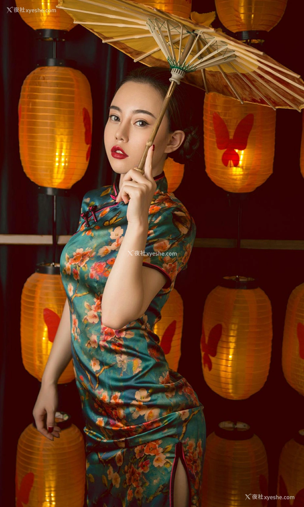 1P - [Ugirls尤果网]爱尤物 No.1577 孟十朵&刘邦妮 赏心月慕