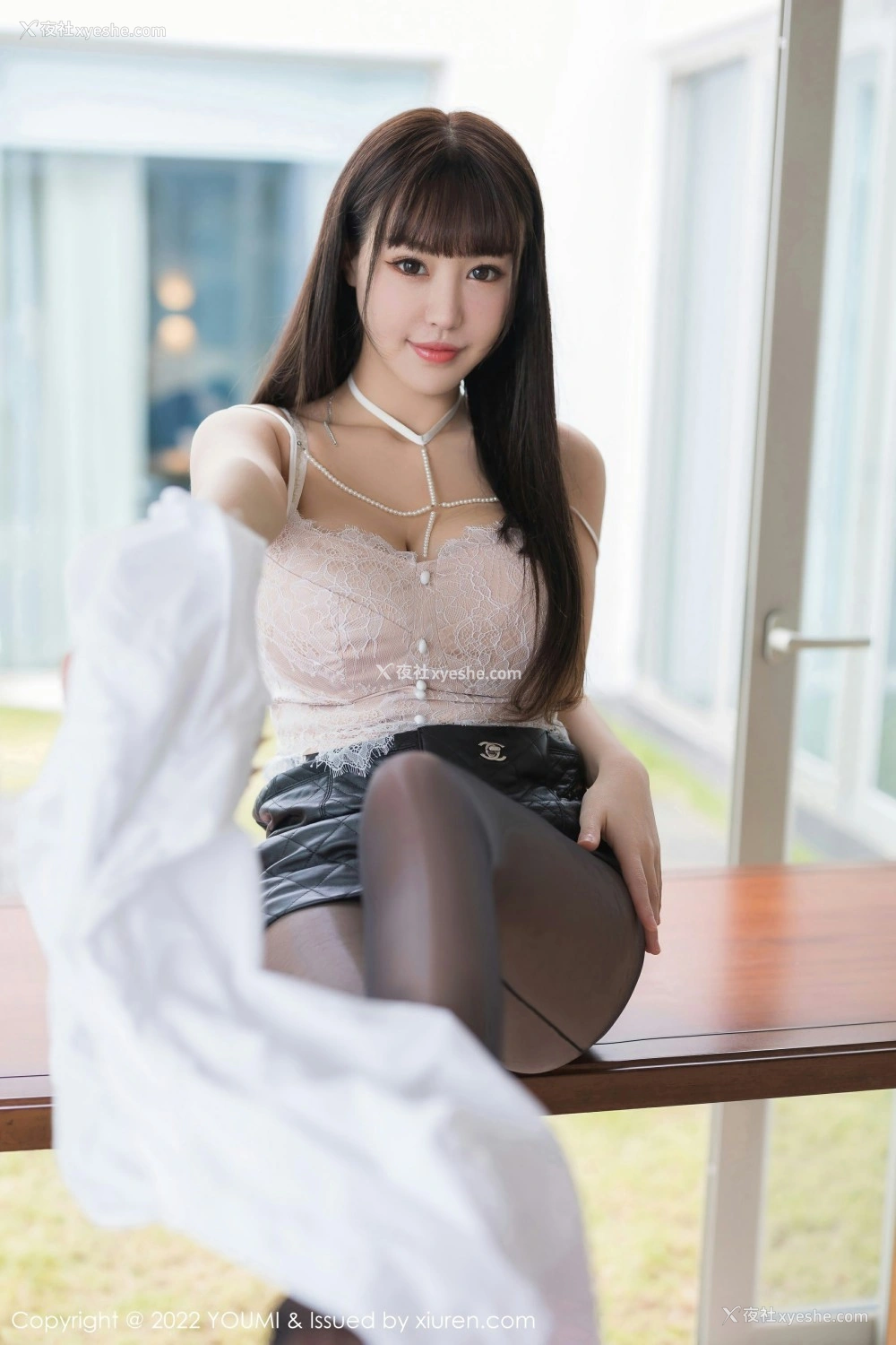 1P - [YOUMI尤蜜荟] VOL.759 朱可儿Flora 黑色短裙