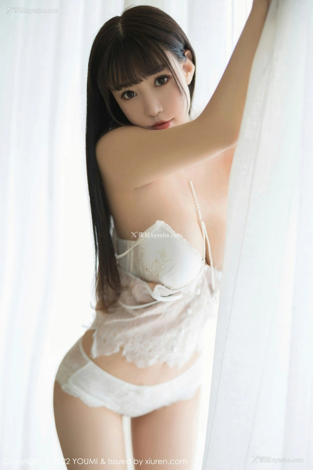 1P - [YOUMI尤蜜荟] VOL.759 朱可儿Flora 黑色短裙