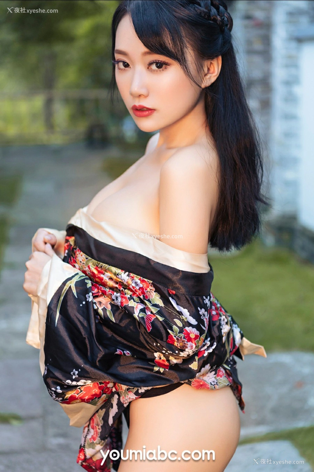 1P - [YouMi尤蜜] 何嘉颖 和风煦女