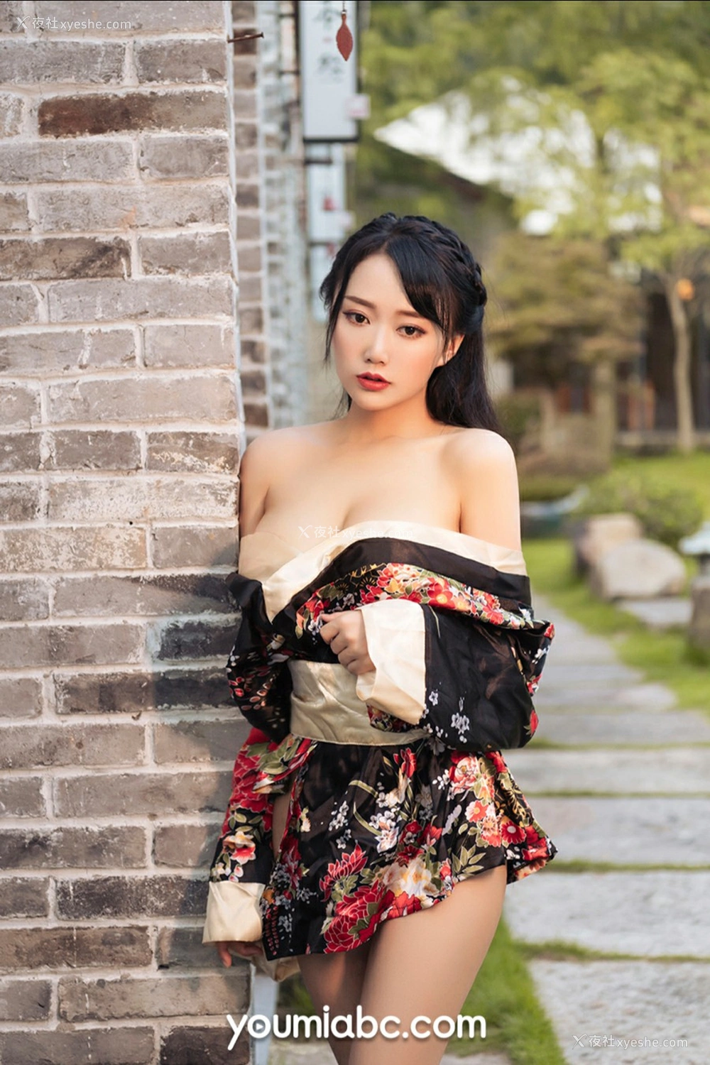 1P - [YouMi尤蜜] 何嘉颖 和风煦女