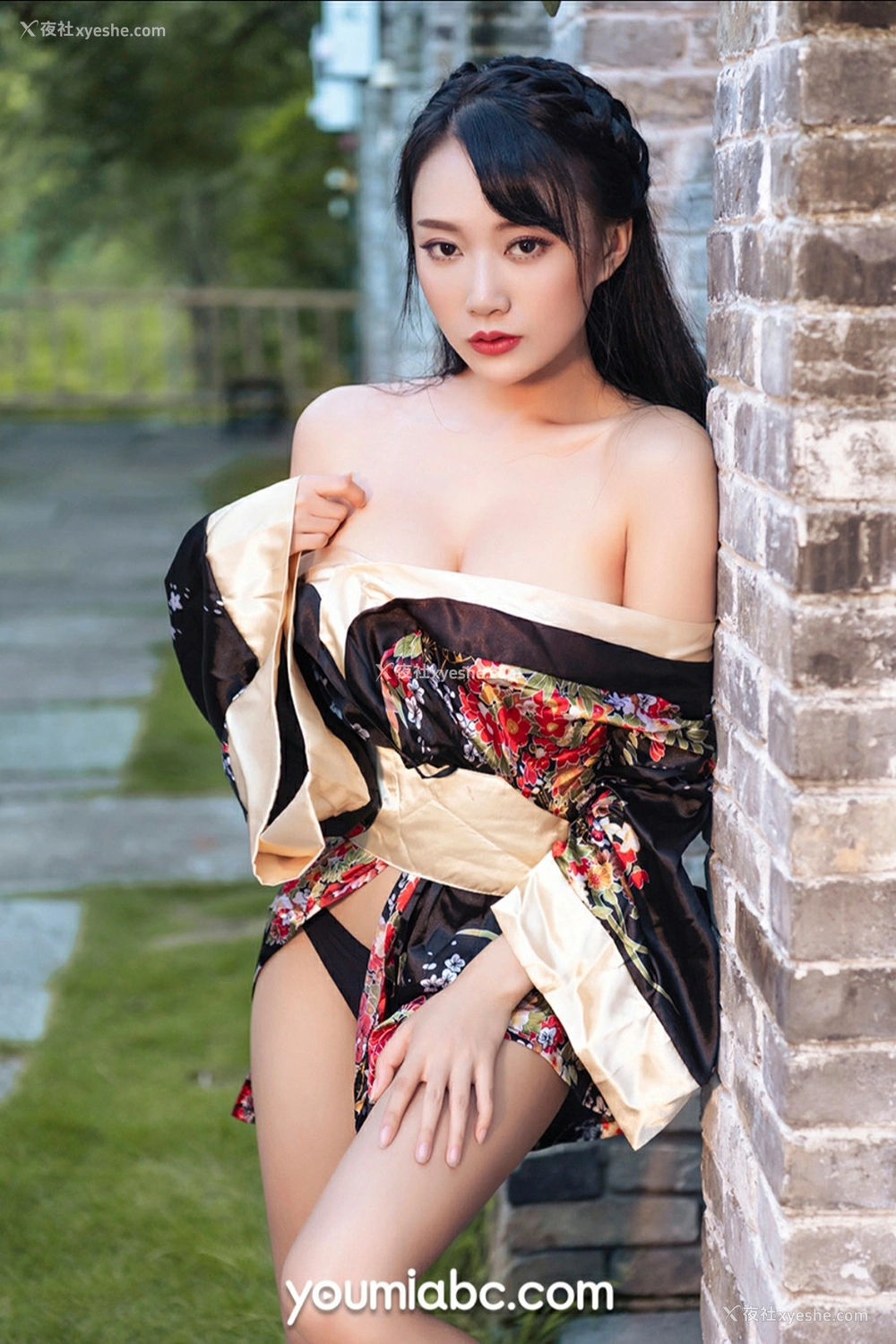 1P - [YouMi尤蜜] 何嘉颖 和风煦女