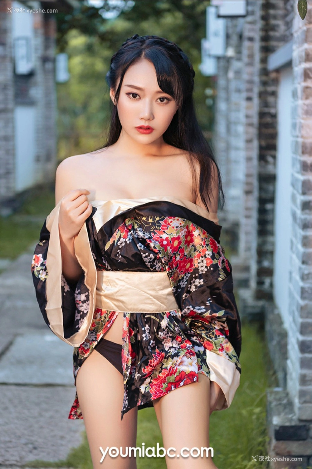 1P - [YouMi尤蜜] 何嘉颖 和风煦女