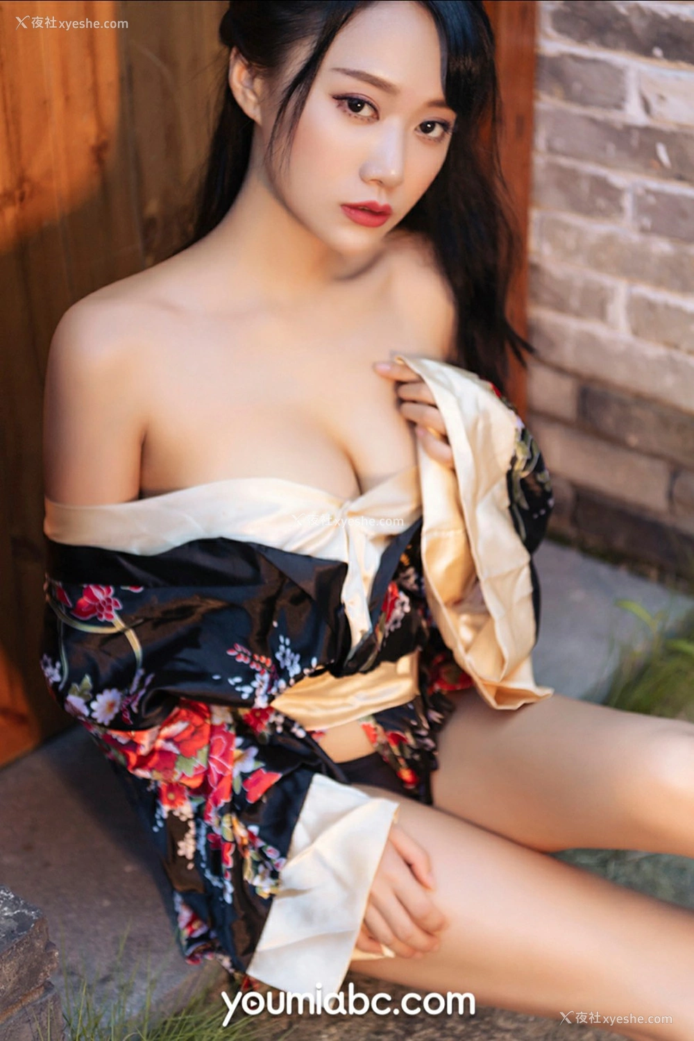 1P - [YouMi尤蜜] 何嘉颖 和风煦女