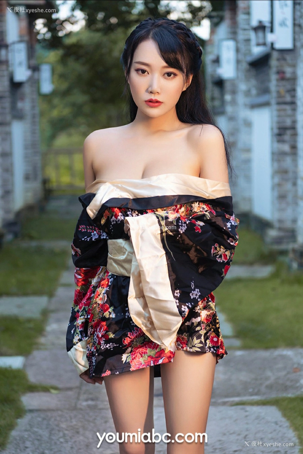 1P - [YouMi尤蜜] 何嘉颖 和风煦女