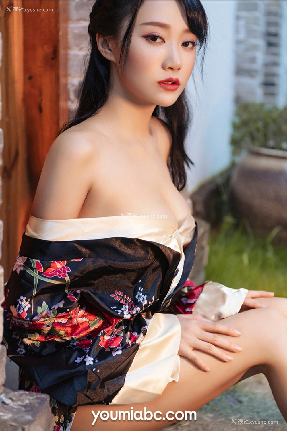1P - [YouMi尤蜜] 何嘉颖 和风煦女