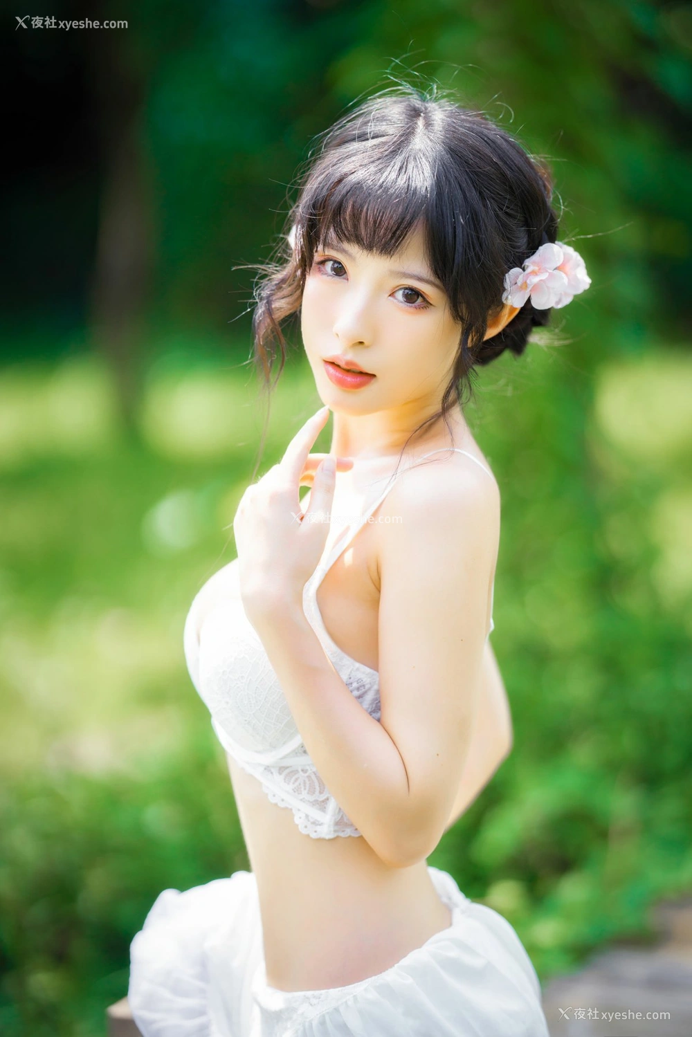 1P - 清水由乃 – 蕾丝花园