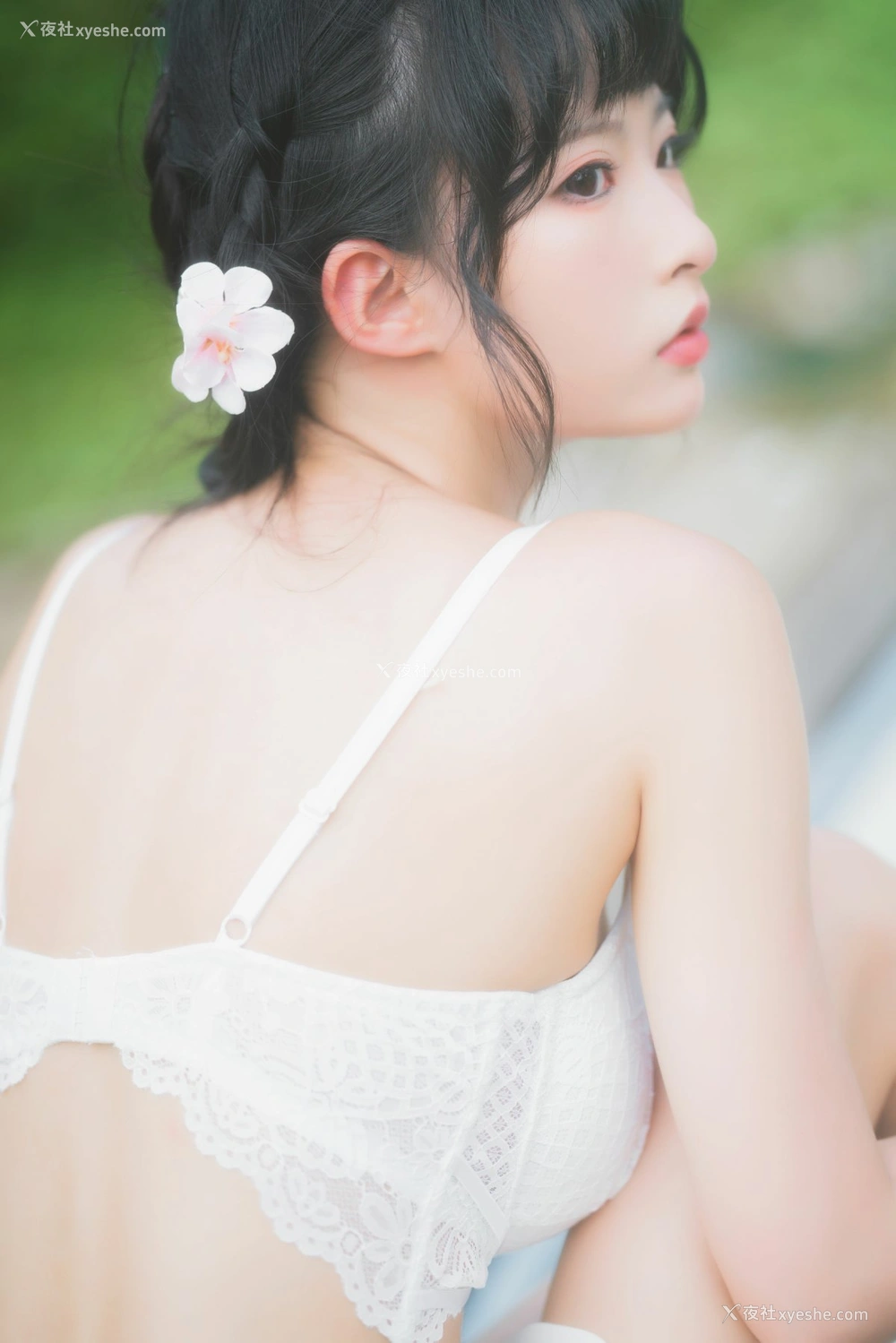 1P - 清水由乃 – 蕾丝花园
