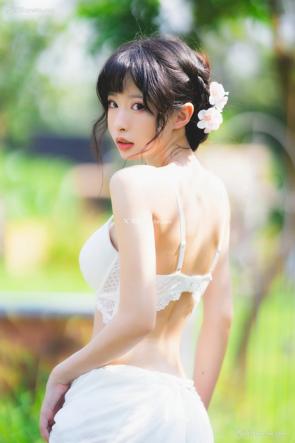 1P - 清水由乃 – 蕾丝花园