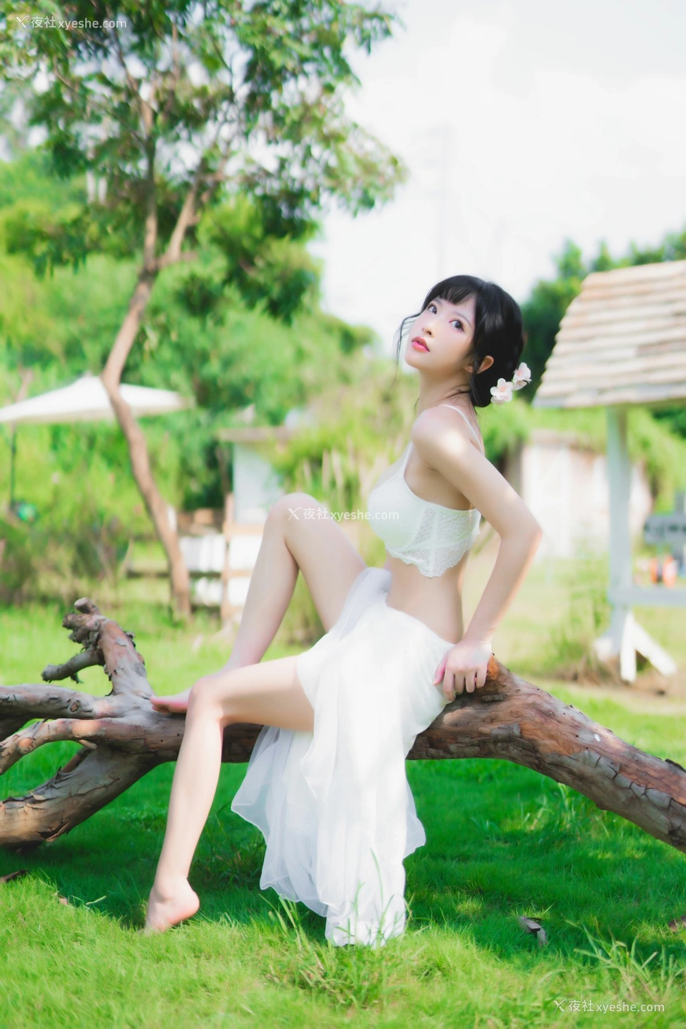 1P - 清水由乃 – 蕾丝花园