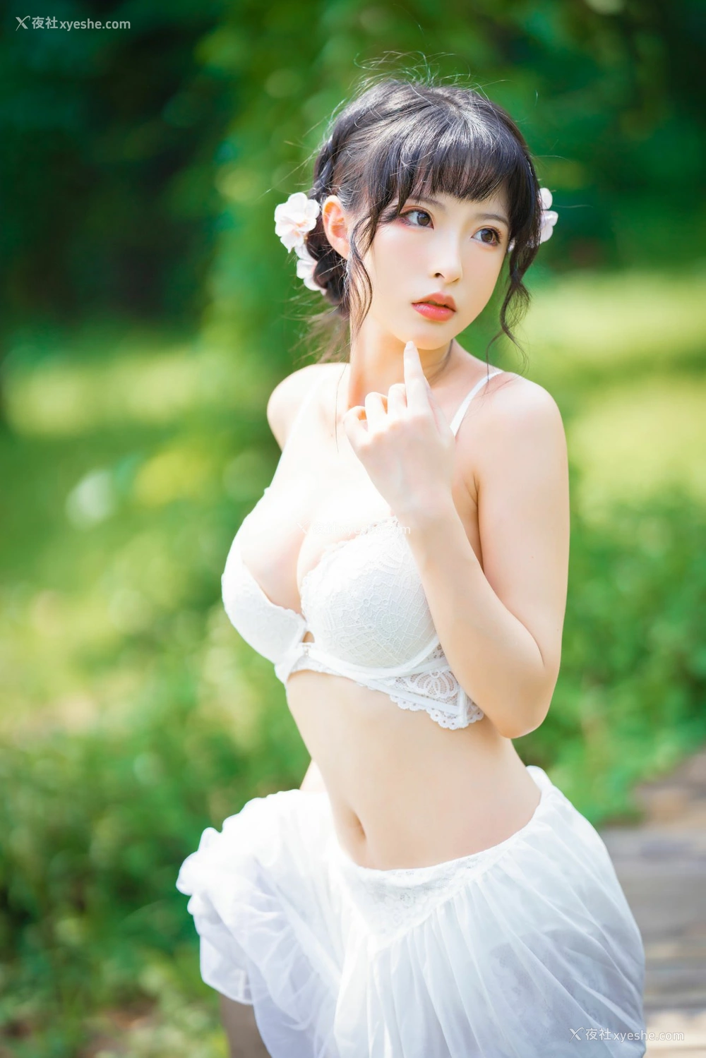 1P - 清水由乃 – 蕾丝花园
