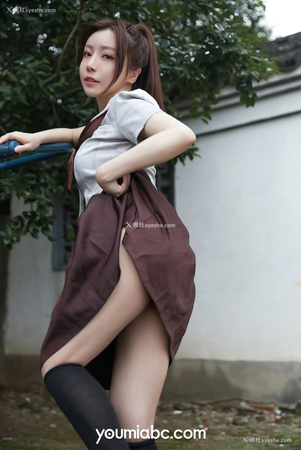 1P - [YouMi尤蜜] 白亦Ada JK少女
