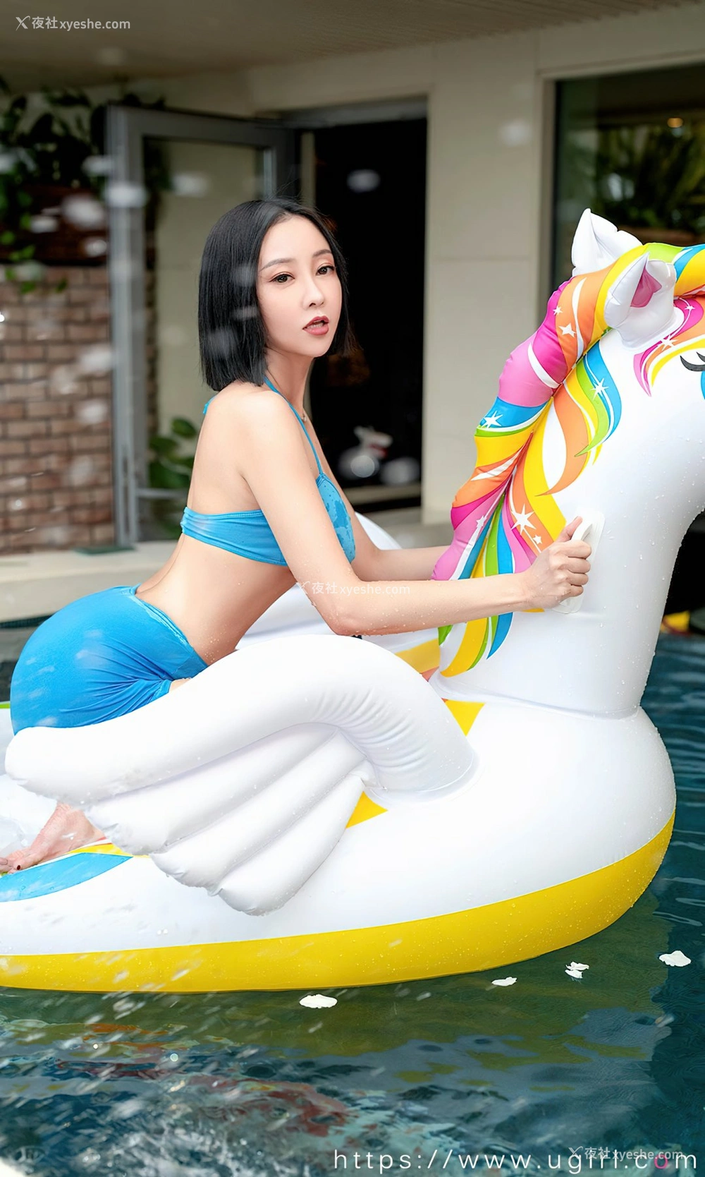 1P - [Ugirls尤果网]爱尤物专辑 No.2435 果儿Victoria 心跳加速