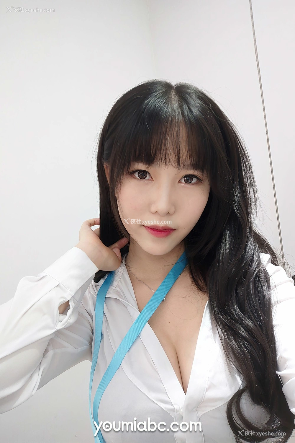 1P - [尤蜜YouMi] 抖娘利世 OL午间自拍