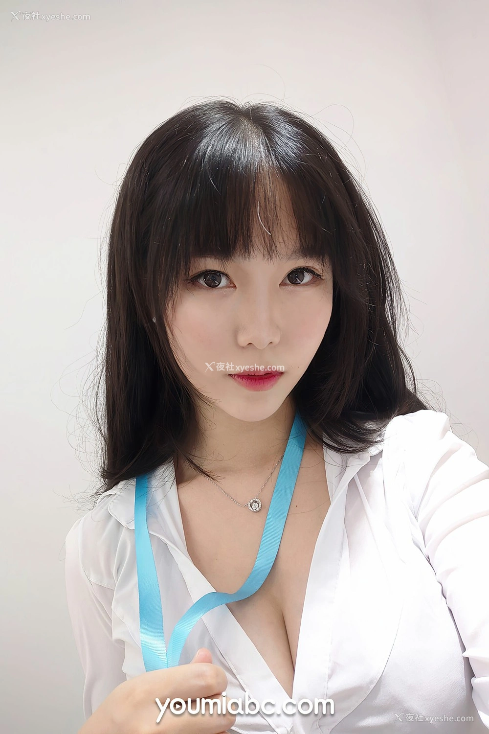 1P - [尤蜜YouMi] 抖娘利世 OL午间自拍