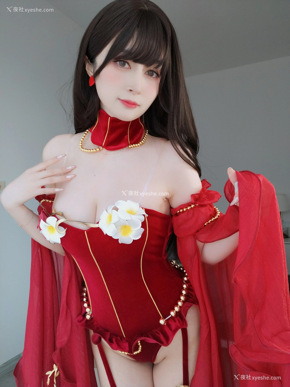 1P - 白银81 – 红色礼服