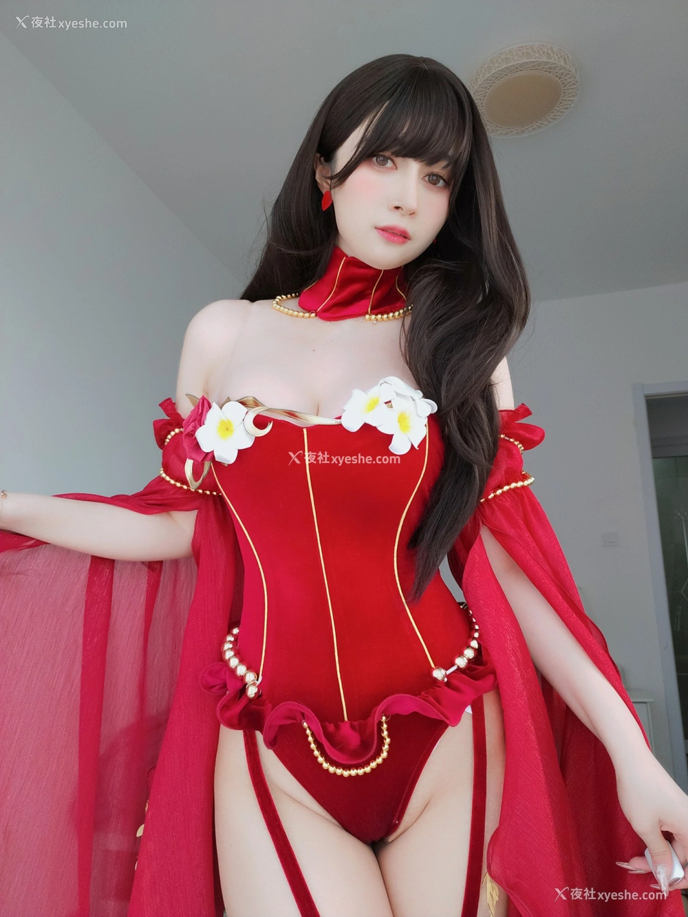 1P - 白银81 – 红色礼服