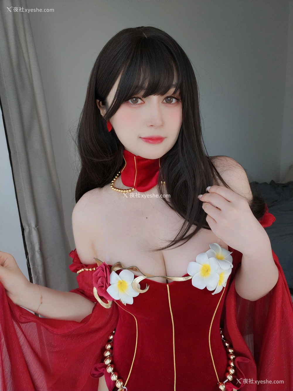 1P - 白银81 – 红色礼服
