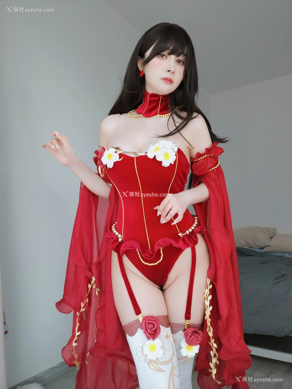 1P - 白银81 – 红色礼服
