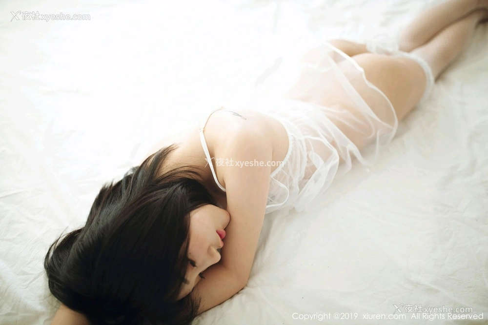 1P - [XiuRen秀人网] No.1353 小九月