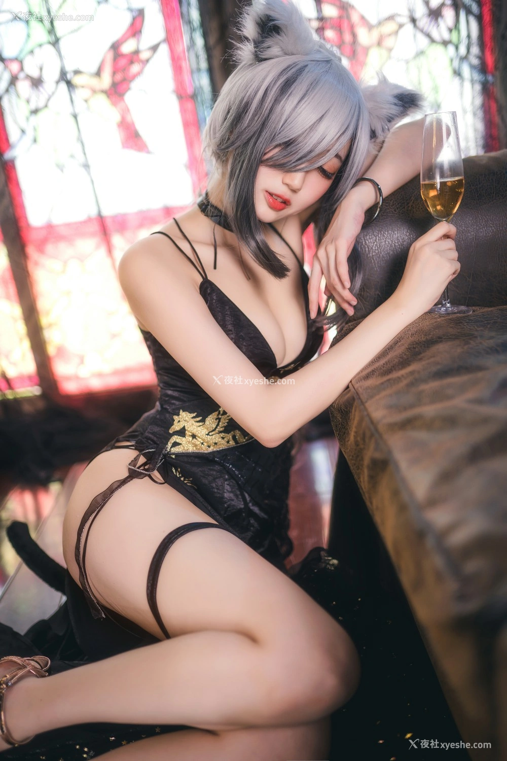 1P - 周叽是可爱兔兔 – 礼服