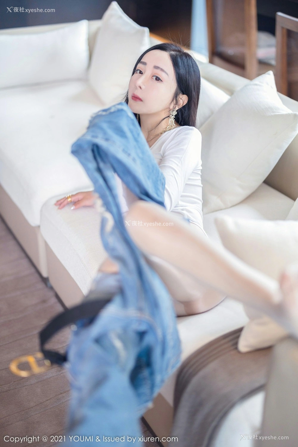 1P - [YOUMI尤蜜荟] VOL.726 允爾 丰腴女人