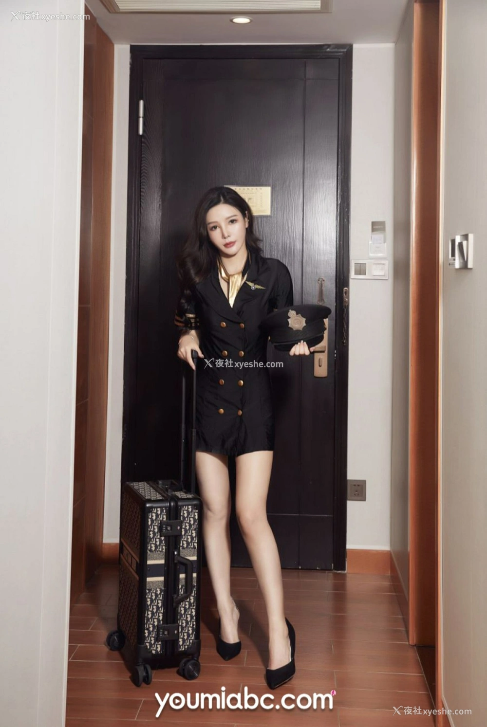 1P - [YouMi尤蜜] 李多多 机长老婆