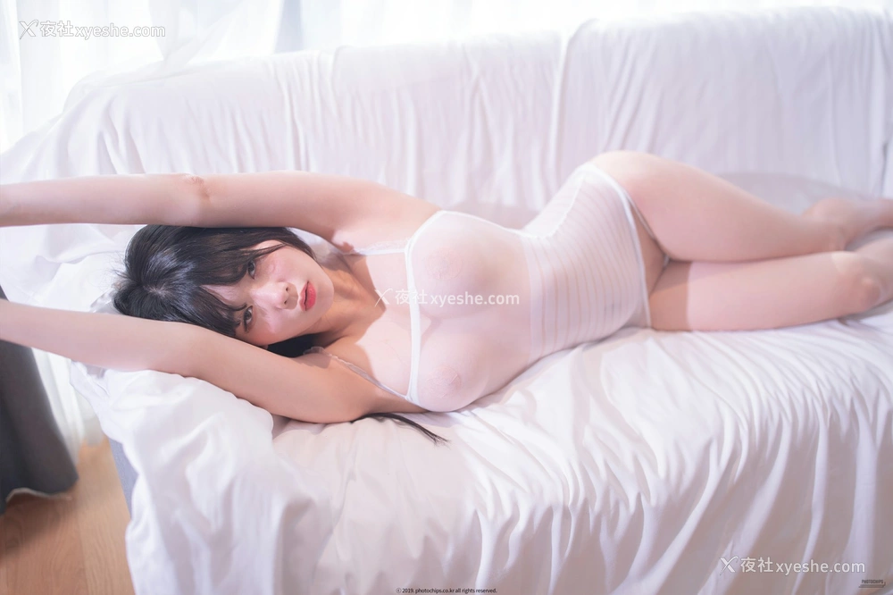 1P - PhotoChips Vol.108 – Zia Kwon No.02