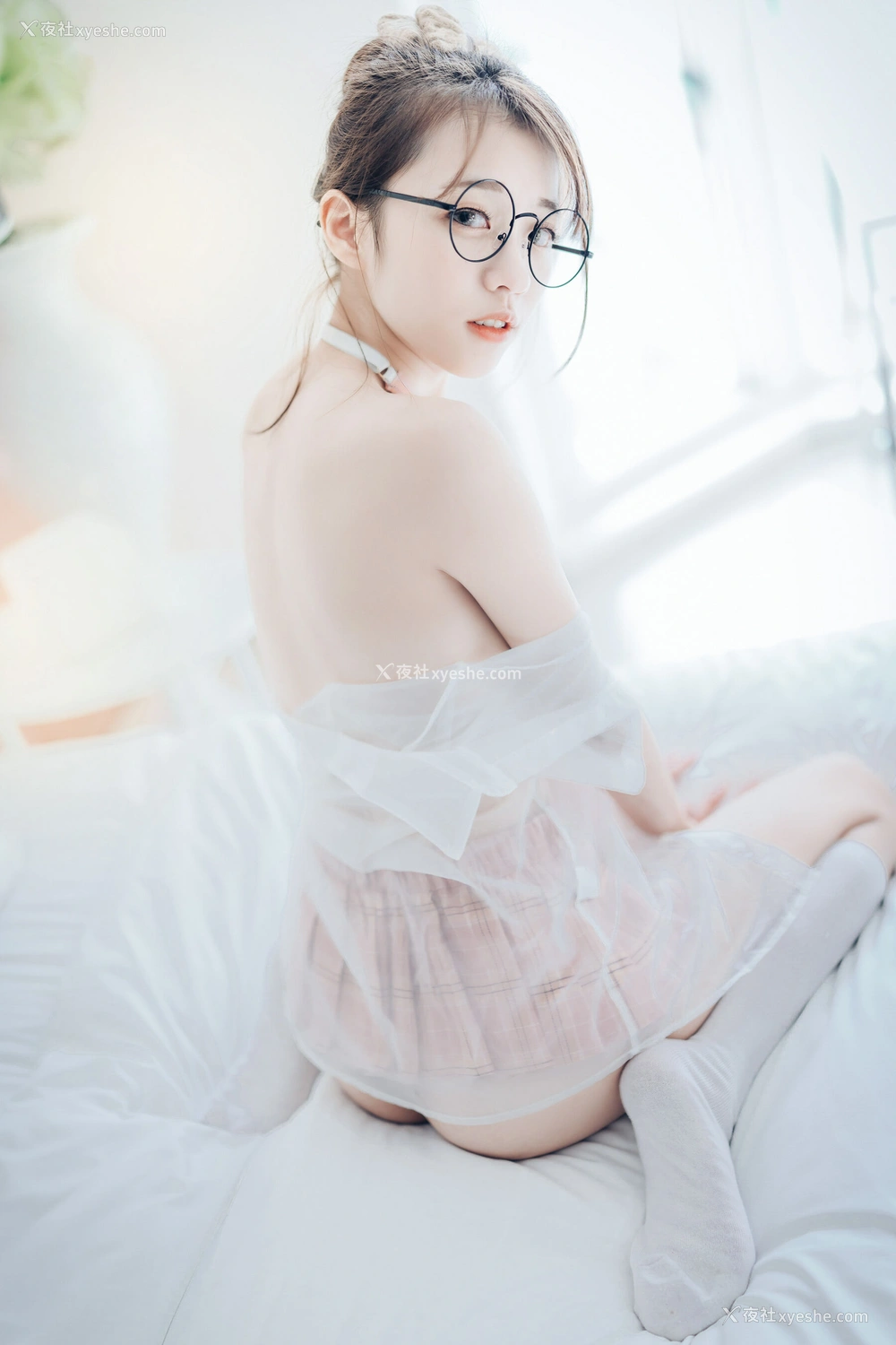 1P - 妍妍《单人M》