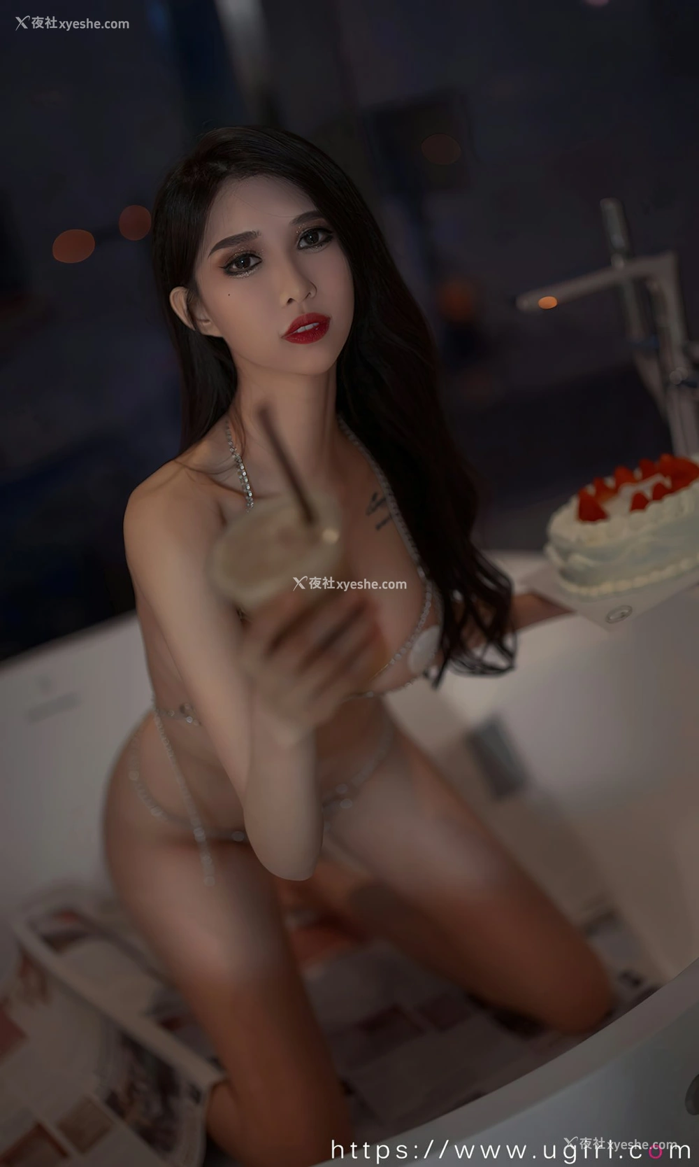 1P - [Ugirls尤果网]爱尤物专辑 No.2382 葛征Model 致命滋味