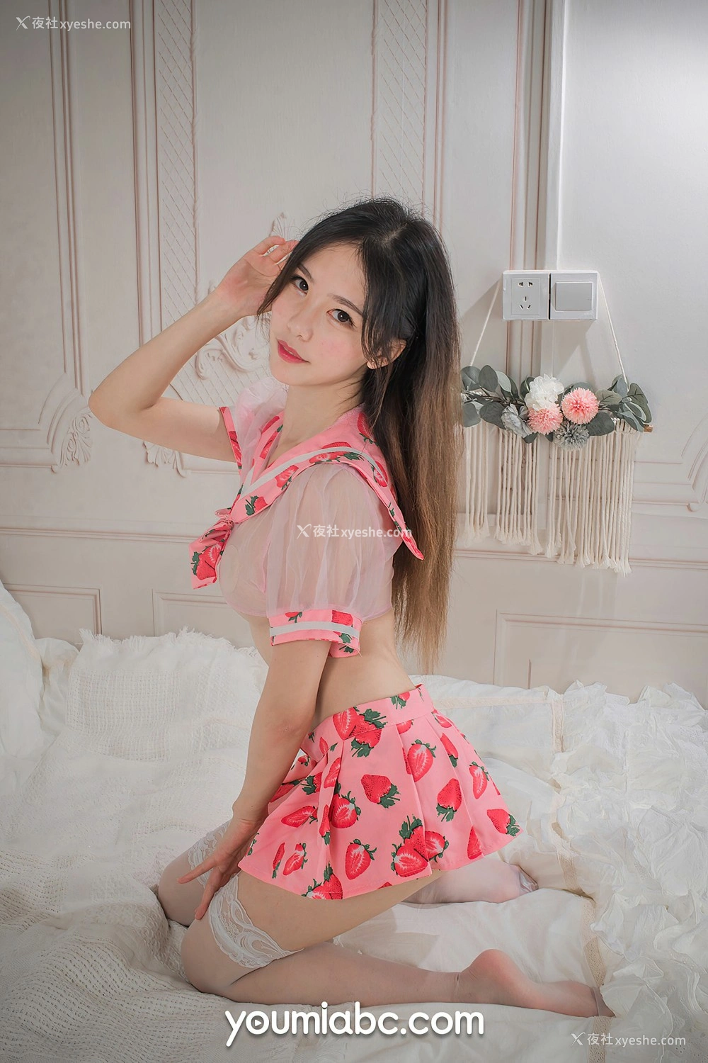 1P - [尤蜜YouMi] 抖娘利世 今天是草莓味