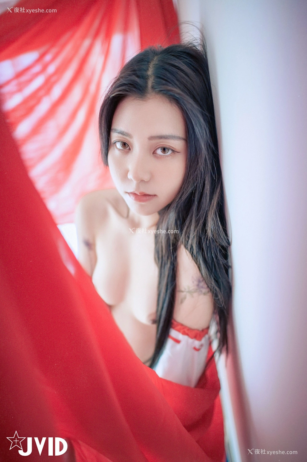 1P - 卡洛琳《巫女裸身除魔日记》