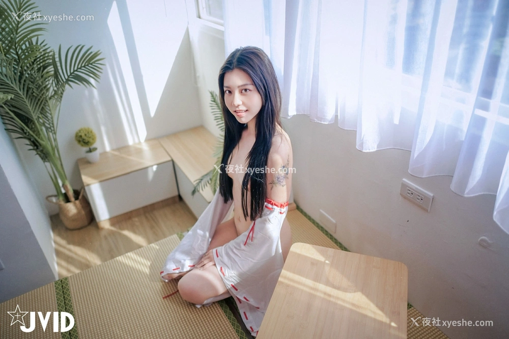 1P - 卡洛琳《巫女裸身除魔日记》